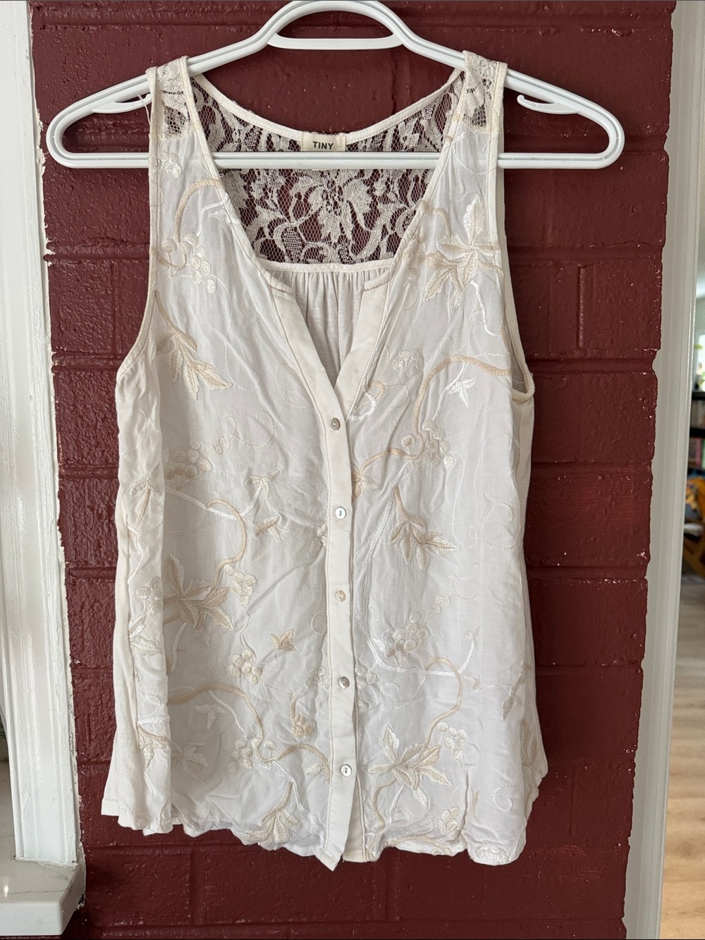 TINY Anthropologie Cream Embroidered Lace-Back Button Front Sleeveless Top XS